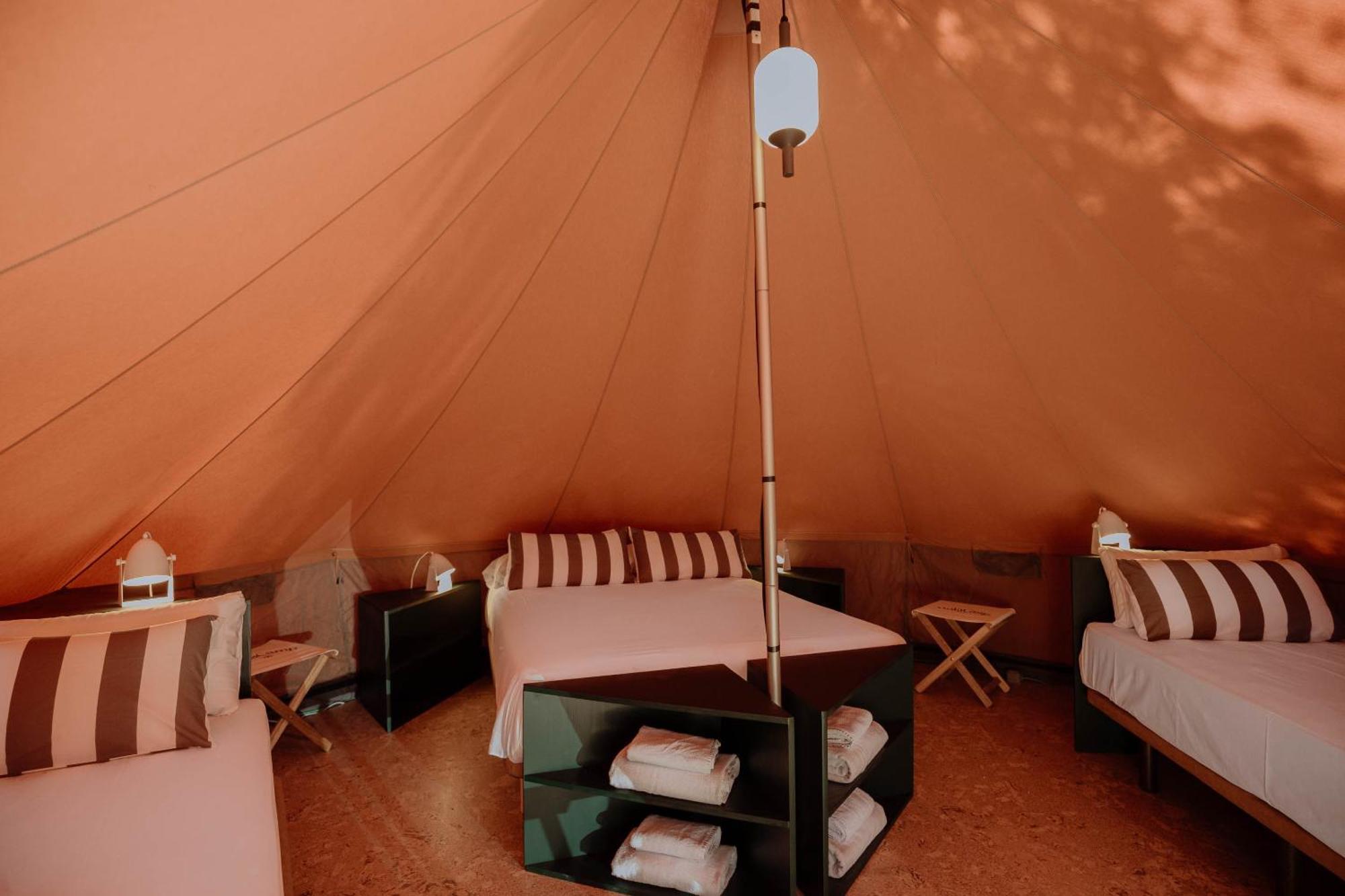מלון Holacamp Sitges Fun מראה חיצוני תמונה
