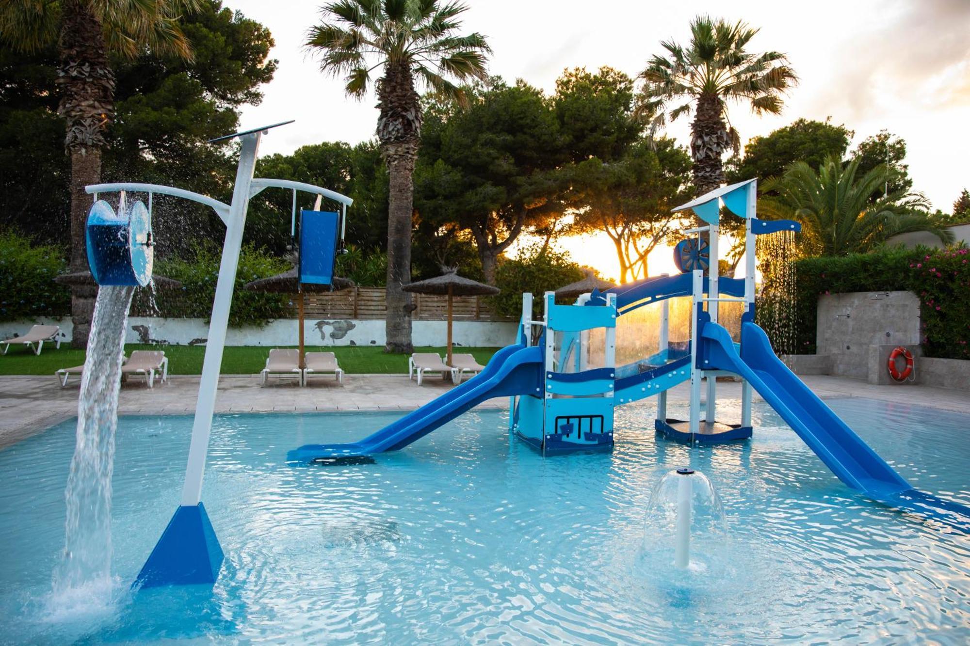 מלון Holacamp Sitges Fun מראה חיצוני תמונה